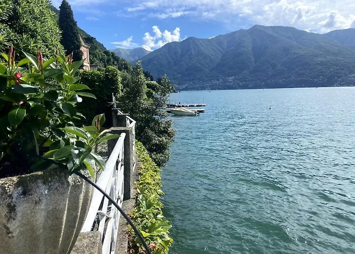 Lakeside Serenity Nyaraló